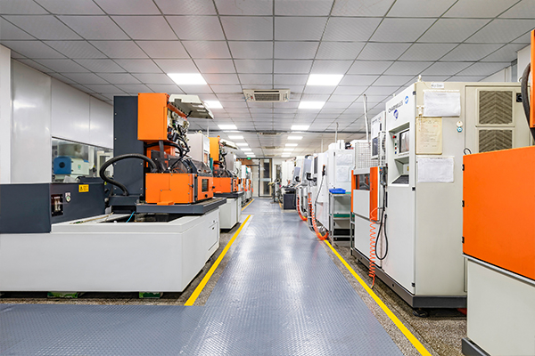 WEDM処理センター