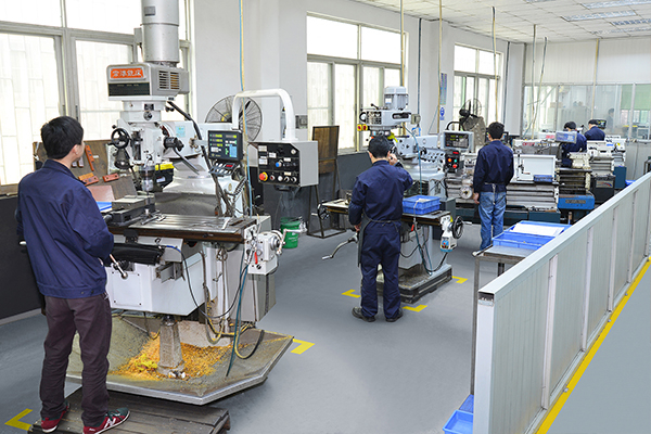 ファストワイヤ放電加工機