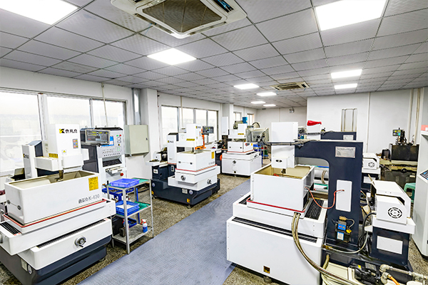 ファストワイヤ放電加工機