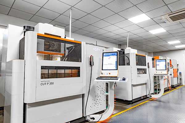 WEDM処理センター