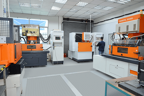 WEDM処理センター