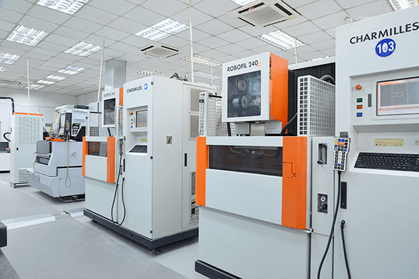 WEDM処理センター